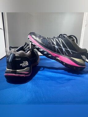 The North Face Hedgehog Fastpack GTX W women’s hiking sneaker shoes size 8.5